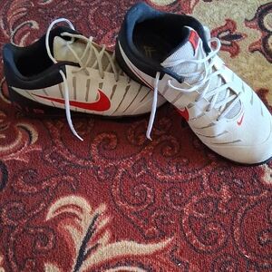 Nike Men's Cream and Red Athletic Shoes